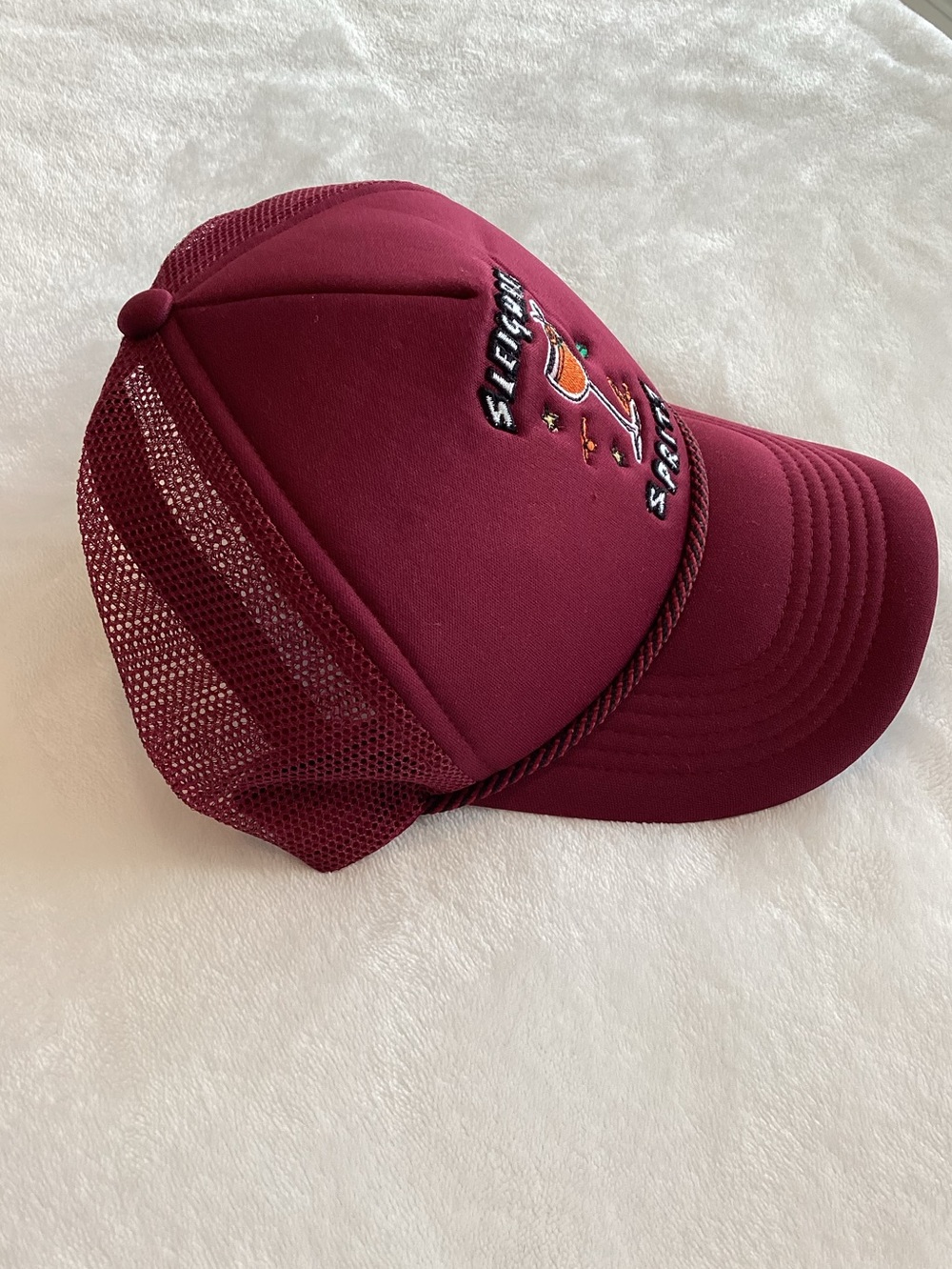 🎄Anthropologie Trucker Hat Sleighbell Spritz Maroon Cocktail Nephthys Foster - Picture 5 of 9